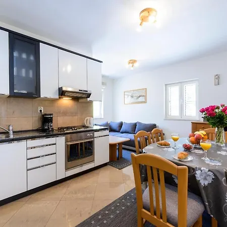 Tija - Two Bedroom With Balcony And Partial Sea View *