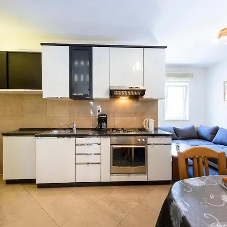 Tija - Two Bedroom With Balcony And Partial Sea View *